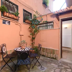 Lovely With Garden In Vatican Museums Trastevere Roma